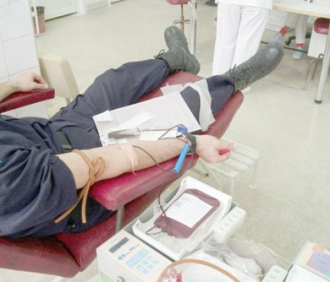 Jandarmii donează sânge pentru constănţeni